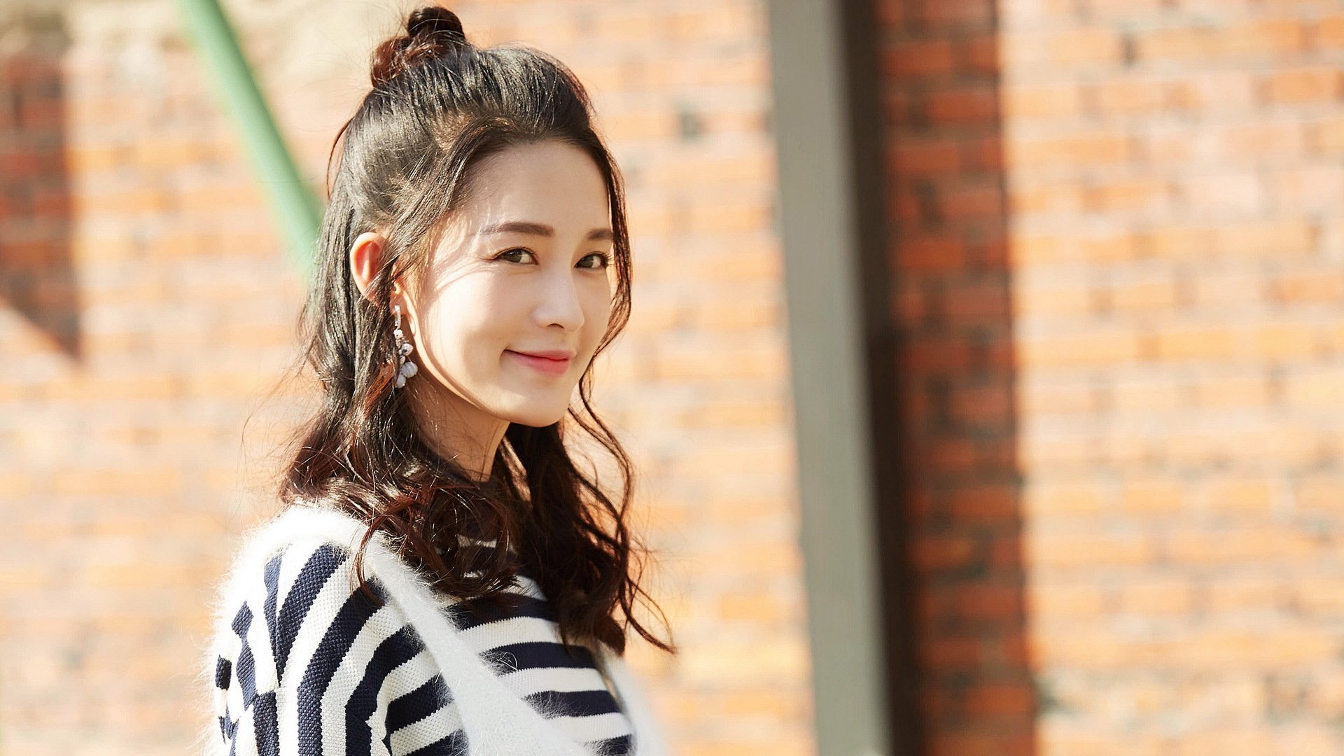 红蓝法则,巴萨战术突围与萨拉赫的钢铁枷锁