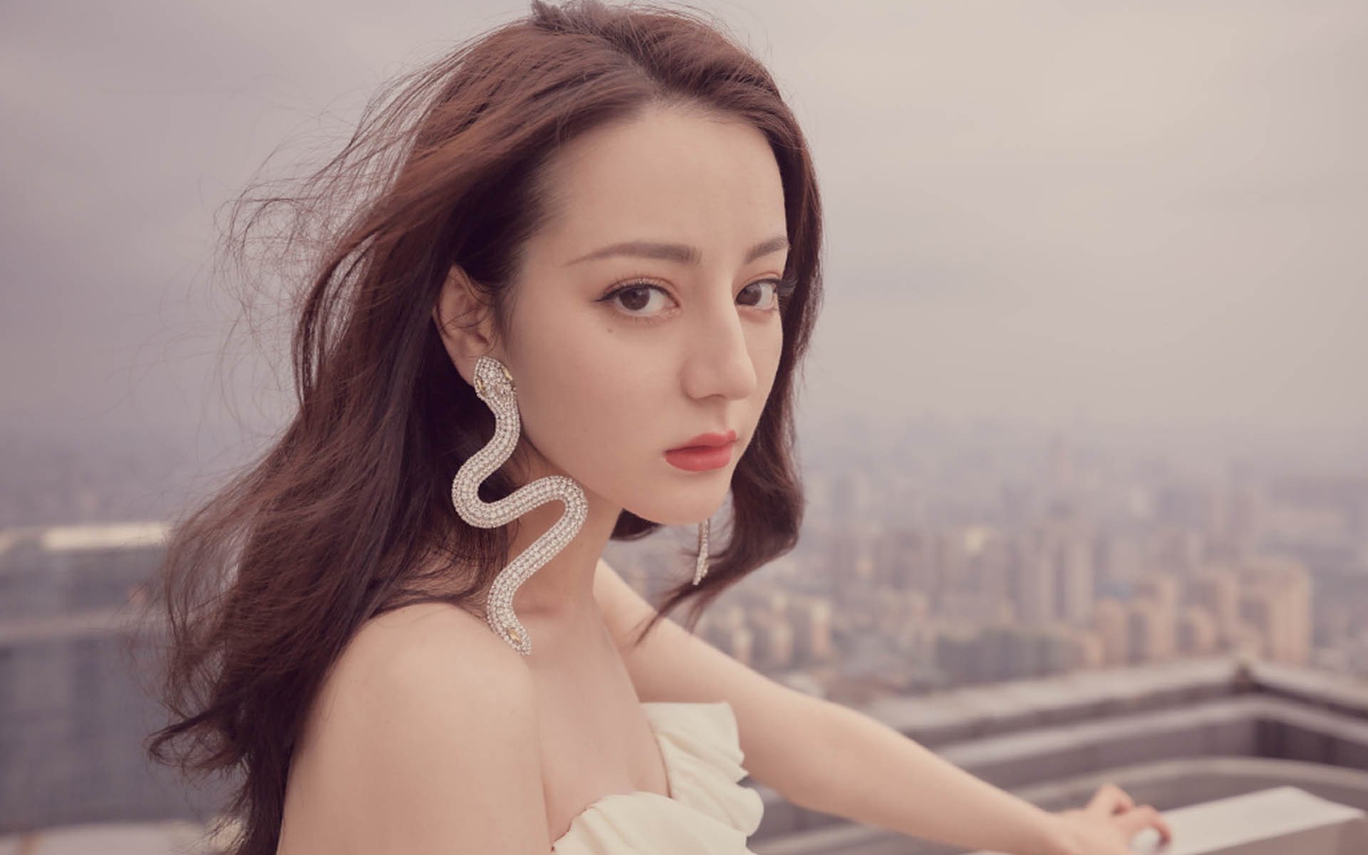 穿越黑夜的枪声,凯塞多如何用两记非典型进球改写波兰与亚特兰大的命运剧本