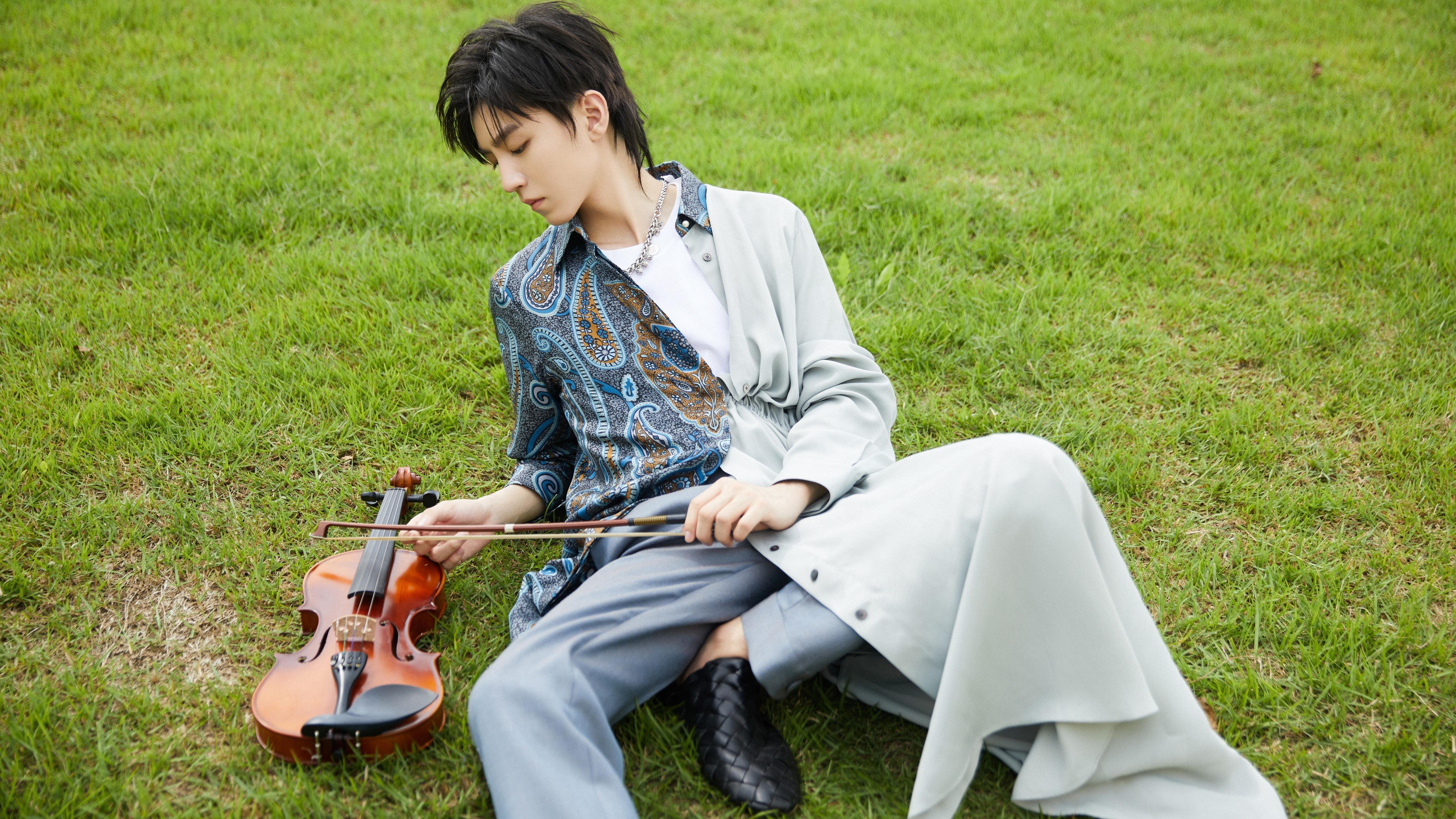 银河战舰集束轰炸安菲尔德，无名舵手孔德掌控火力开关