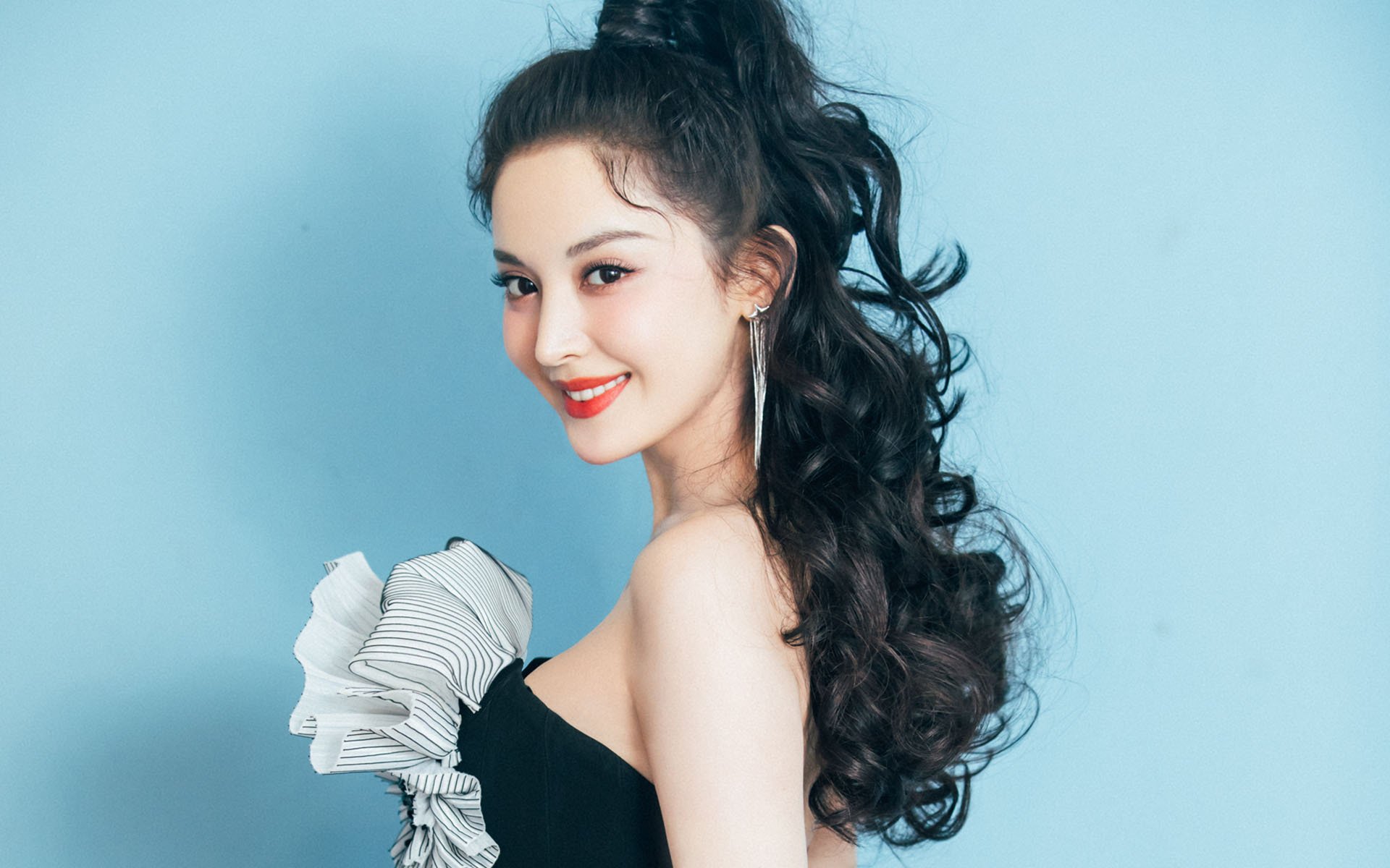 末节风暴！蓝军三箭逆转红魔，弗拉霍维奇关键一射定江山