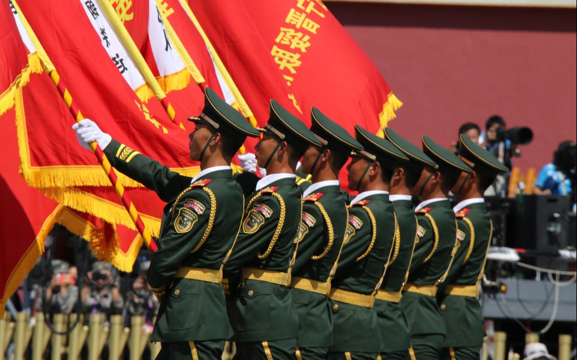 时空交错的冠军密码，当浓眉掌控节奏，勇士跨越次元淘汰骑士