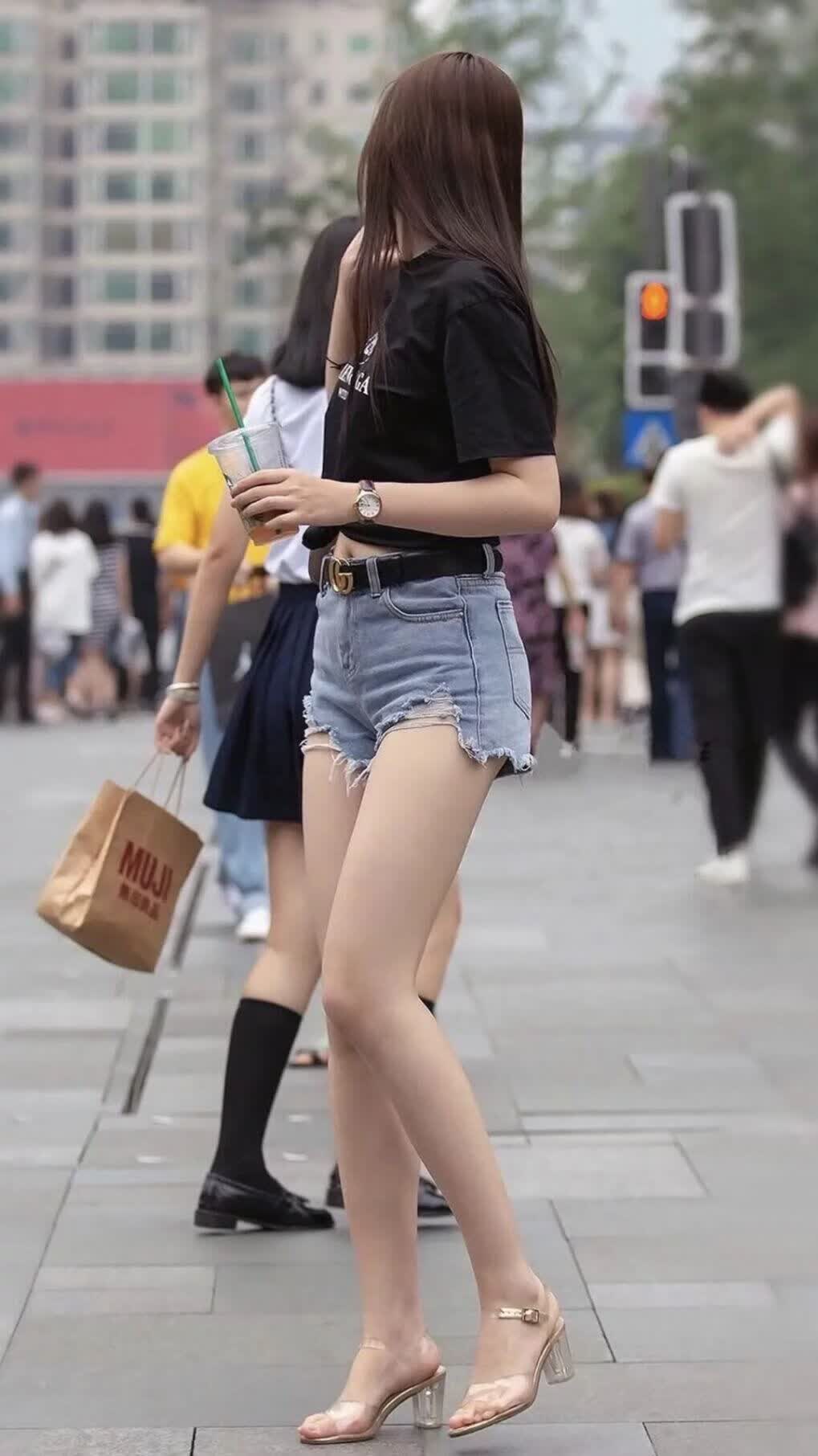 里斯本之光撕裂曼谷防线,佩德里指挥官式表演,葡萄牙七球狂潮锁定E组头名